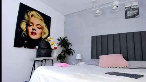 Snapshot of kendra_london chatting on March 2026 11:15:02 AM Kendra London online show from March 2026 11:15:02 AM