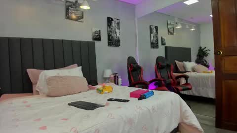 Snapshot of kendra_london chatting on March 2026 11:26:02 AM Kendra London online show from March 2026 11:26:02 AM