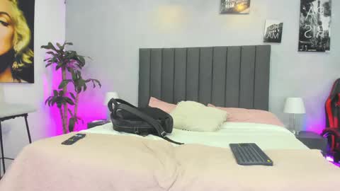 Snapshot of kendra_london chatting on April 2026 11:15:02 AM Kendra London online show from April 2026 11:15:02 AM