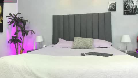 Snapshot of kendra_london chatting on May 2026 11:04:02 AM Kendra London online show from May 2026 11:04:02 AM