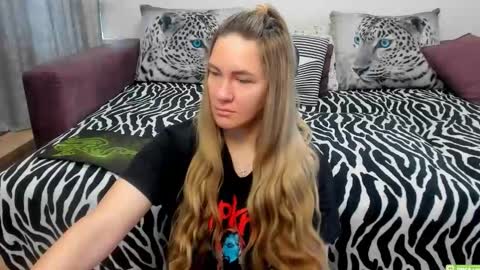 Kendra online show from September 2025 03:32:01 AM