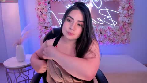  K E N D R A  online show from April 2026 02:31:01 AM