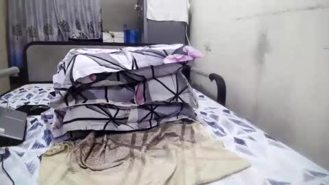 jeanny online show from November 2025 01:44:02 PM