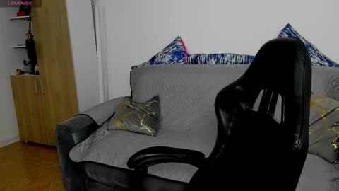 kent_rushell online show from November 2025 02:12:01 AM