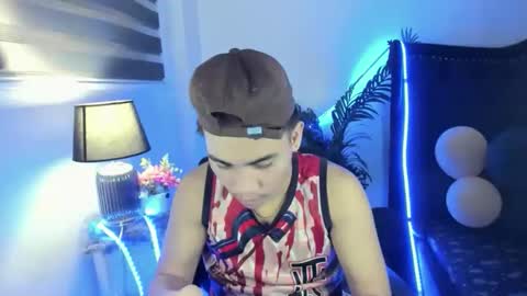 Snapshot of kenthebigcockxx chatting on November 2025 12:05:01 PM kenji online show from November 2025 12:05:01 PM