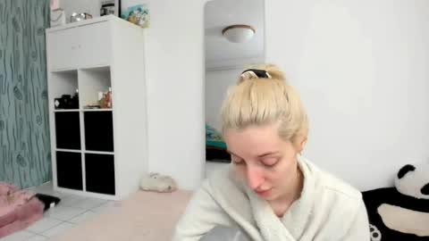Kenzie online show from May 2026 01:38:02 PM