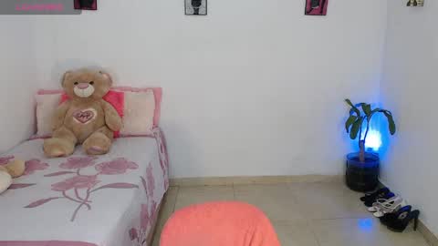 Mia  online show from May 2026 03:30:01 PM