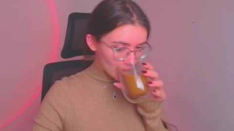 Snapshot of ketrin_pirsss chatting on December 2024 12:44:02 PM Ketrin online show from December 2024 12:44:02 PM