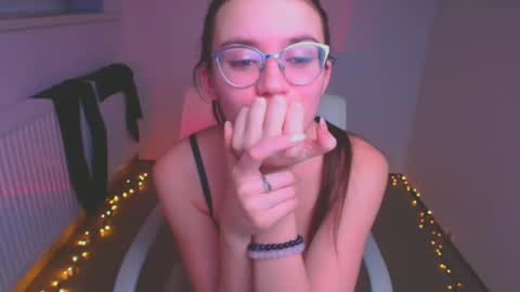 Snapshot of ketrin_pirsss chatting on January 2025 01:35:01 AM Ketrin online show from January 2025 01:35:01 AM