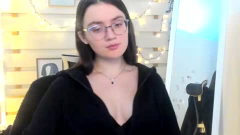 Snapshot of ketrin_pirsss chatting on November 2025 08:31:01 PM Ketrin online show from November 2025 08:31:01 PM