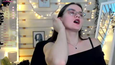 Snapshot of ketrin_pirsss chatting on December 2025 08:28:02 PM Ketrin online show from December 2025 08:28:02 PM