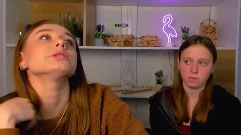 keuli_li online show from December 2025 12:23:02 PM