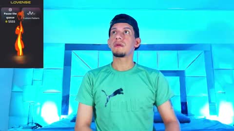 Snapshot of kevin__max_ chatting on July 2026 07:16:02 PM Kev online show from July 2026 07:16:02 PM