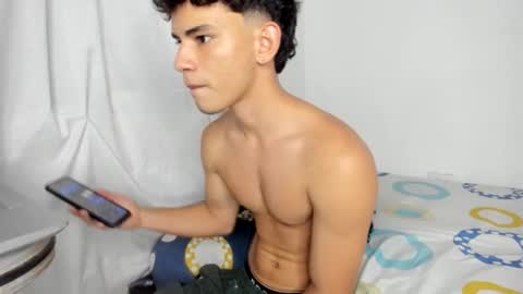 kevin_adrian01 online show from May 2026 06:00:02 AM
