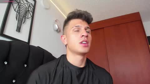 Kevin Ahs online show from November 2025 08:52:02 PM