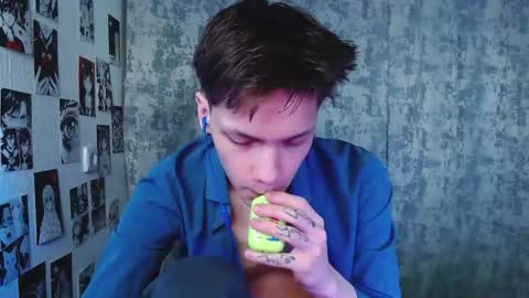 Kevin online show from November 2025 05:07:02 AM