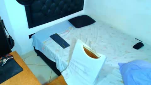 Snapshot of kevinkewma chatting on June 2026 02:33:01 PM kevinkewma online show from June 2026 02:33:01 PM