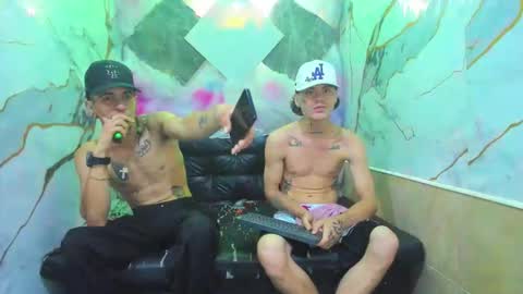 Snapshot of kevinperlas_ chatting on November 2025 08:52:01 PM kevinperlas_ online show from November 2025 08:52:01 PM