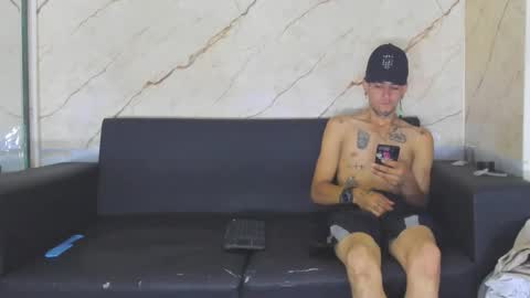 Snapshot of kevinperlas_ chatting on November 2025 09:13:02 PM kevinperlas_ online show from November 2025 09:13:02 PM