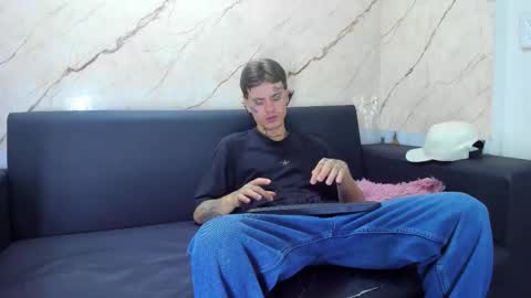 Snapshot of kevinperlas_ chatting on November 2025 08:41:02 PM kevinperlas_ online show from November 2025 08:41:02 PM