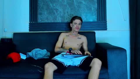 Snapshot of kevinperlas_ chatting on December 2025 12:27:01 AM kevinperlas_ online show from December 2025 12:27:01 AM