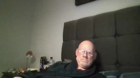 kevlooking4sez online show from May 2026 11:22:01 PM