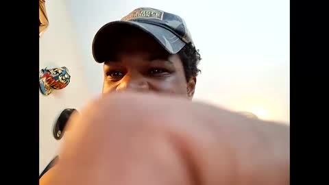 Snapshot of keybump323 chatting on April 2026 02:11:02 PM Keybump online show from April 2026 02:11:02 PM