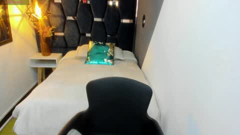 KEYLA BRUNETTE online show from April 2026 11:40:02 AM