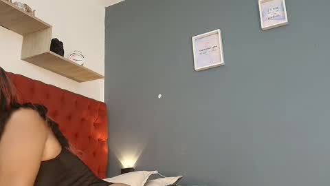 Keyla  online show from October 2025 12:01:02 PM