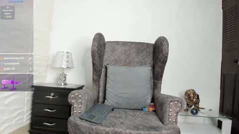 Snapshot of keyla_milf chatting on December 2024 04:43:01 AM Keila Milf online show from December 2024 04:43:01 AM