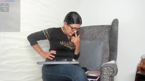 Snapshot of keyla_milf chatting on March 2025 03:08:01 AM Keila Milf online show from March 2025 03:08:01 AM