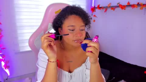 Snapshot of keyla_roberts_ chatting on November 2025 10:04:02 PM Adhara. Help me reach 100 likes online show from November 2025 10:04:02 PM