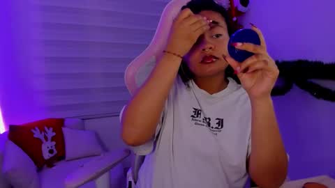 Snapshot of keyla_roberts_ chatting on November 2025 09:28:01 PM Adhara. Help me reach 100 likes online show from November 2025 09:28:01 PM