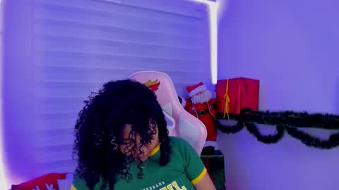 Snapshot of keyla_roberts_ chatting on November 2025 08:34:02 PM Adhara. Help me reach 100 likes online show from November 2025 08:34:02 PM