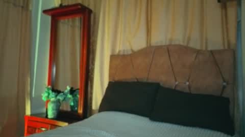 Snapshot of keyla_roberts_ chatting on February 2026 09:20:01 AM Adhara. Help me reach 100 likes online show from February 2026 09:20:01 AM