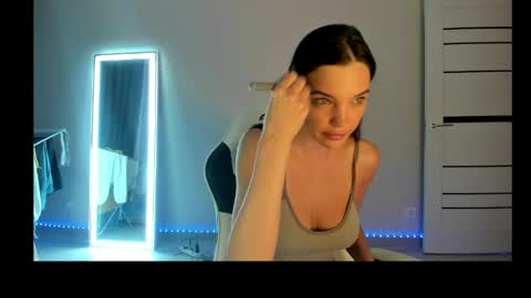 Keyli online show from May 2026 08:01:01 AM