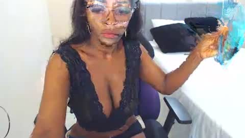 Snapshot of keyra_dainty chatting on November 2025 10:51:02 AM Sandy Saenz online show from November 2025 10:51:02 AM