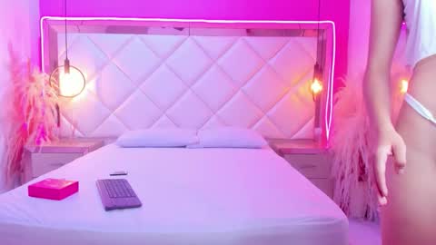 Snapshot of khathieebelle chatting on April 2026 06:38:01 PM Khathiee online show from April 2026 06:38:01 PM