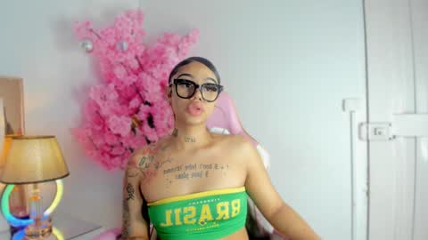 Khelany Isyy  online show from December 2024 12:52:01 AM