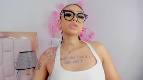 Khelany Isyy  online show from February 2025 09:15:01 PM