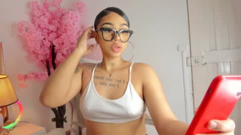 Khelany Isyy  online show from February 2025 12:49:01 AM