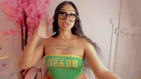 Khelany Isyy  online show from March 2025 09:04:02 PM