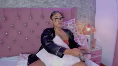 Khelany Isyy  online show from January 2026 05:27:02 PM