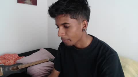 Snapshot of khevinlopezonig chatting on December 2024 07:01:01 PM khevinlopezonig online show from December 2024 07:01:01 PM