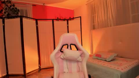 Khloe online show from November 2025 02:34:01 AM