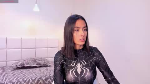 Khloe online show from January 2026 01:04:01 PM