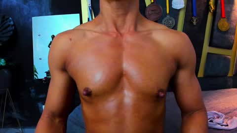 Snapshot of khloe_rossich chatting on December 2024 12:04:01 AM online show from December 2024 12:04:01 AM