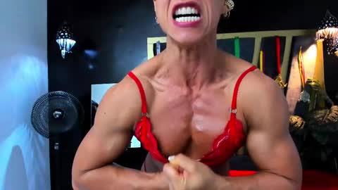 Snapshot of khloe_rossich chatting on March 2025 06:26:02 PM online show from March 2025 06:26:02 PM