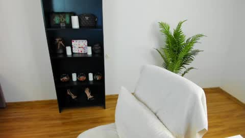 Khloe online show from May 2026 03:53:02 PM