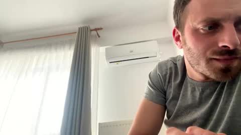 Snapshot of khloekross chatting on February 2026 12:13:02 PM khloekross online show from February 2026 12:13:02 PM